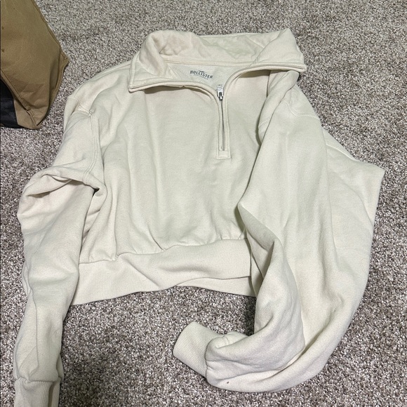 Hollister Off-White Quarter-Zip crop Sweatshirt - Picture 1 of 3